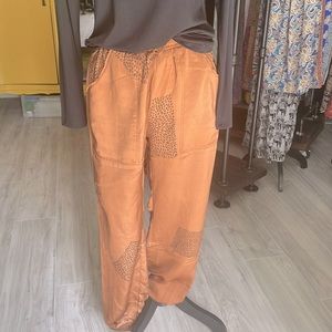 NWT Grade & Gather Dotted Square Jogger in Spice